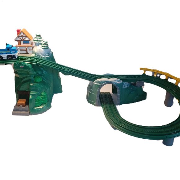 2004 Fisher Price GEOTRAX Rail & Road System Mile High Mountain Train Playset - Picture 1 of 9